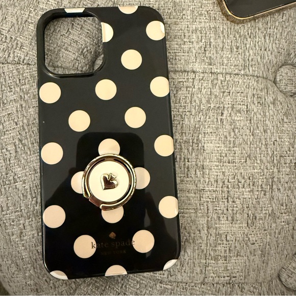 ❌❌SOLD❌❌ Kate spade polka dots 12 pro max case - Picture 2 of 3